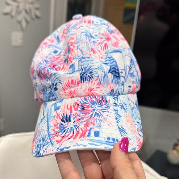 Lilly Pulitzer Run Around Hat - Picture 4 of 7